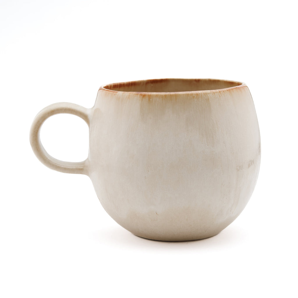 Grand mug boule en grès émaillé crème 11 cm