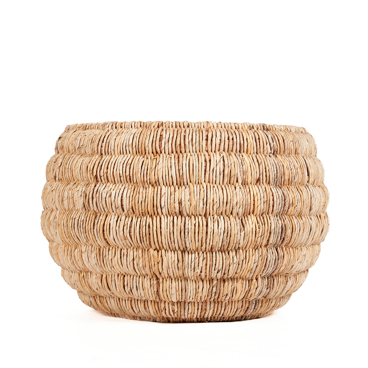 Grand panier de rangement Tatum en feuille de bananier naturelle vu de face côtes tressées en relief