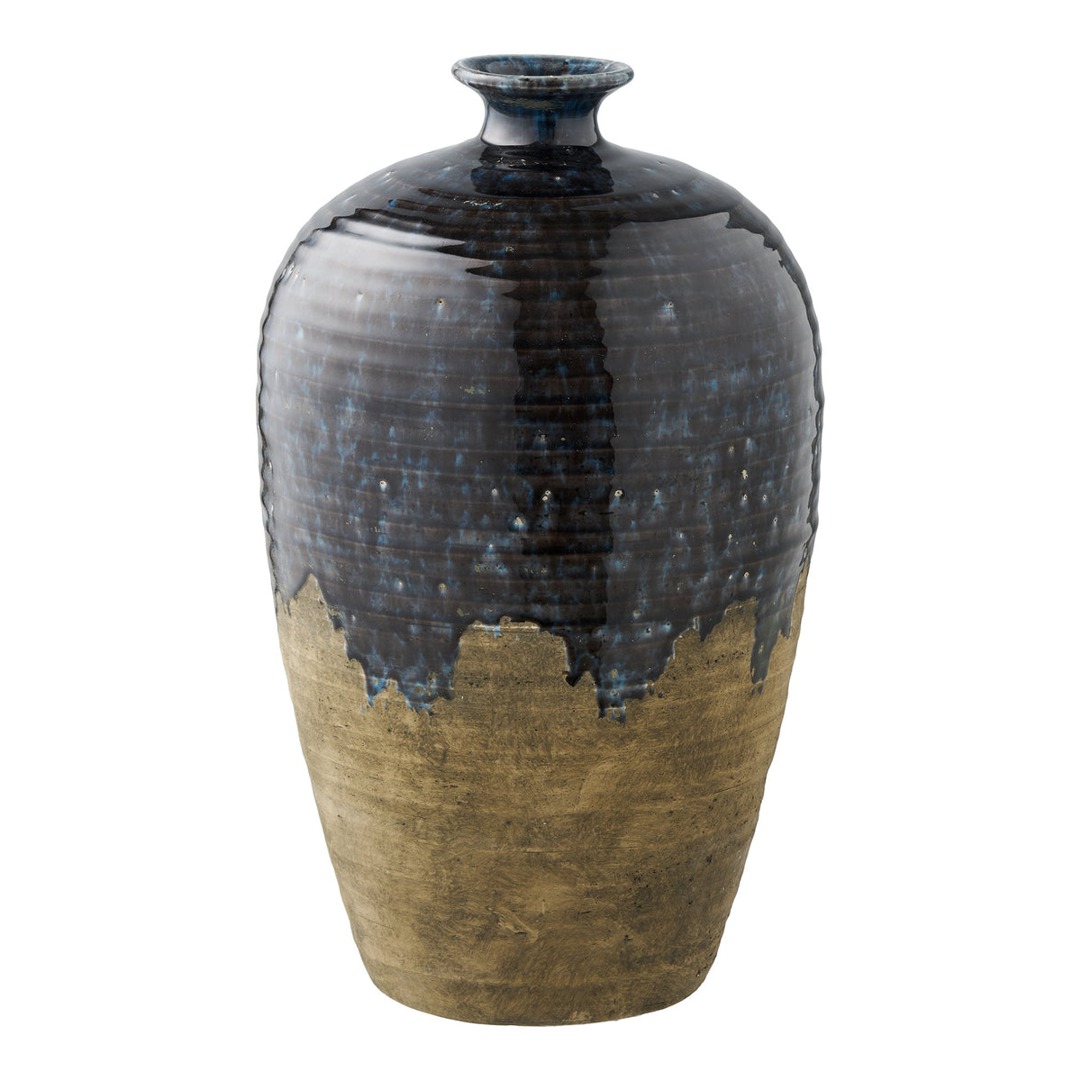 Grand vase jarre en céramique vu de face avec son émail bleu nuit coulé sur une base brute beige kaki