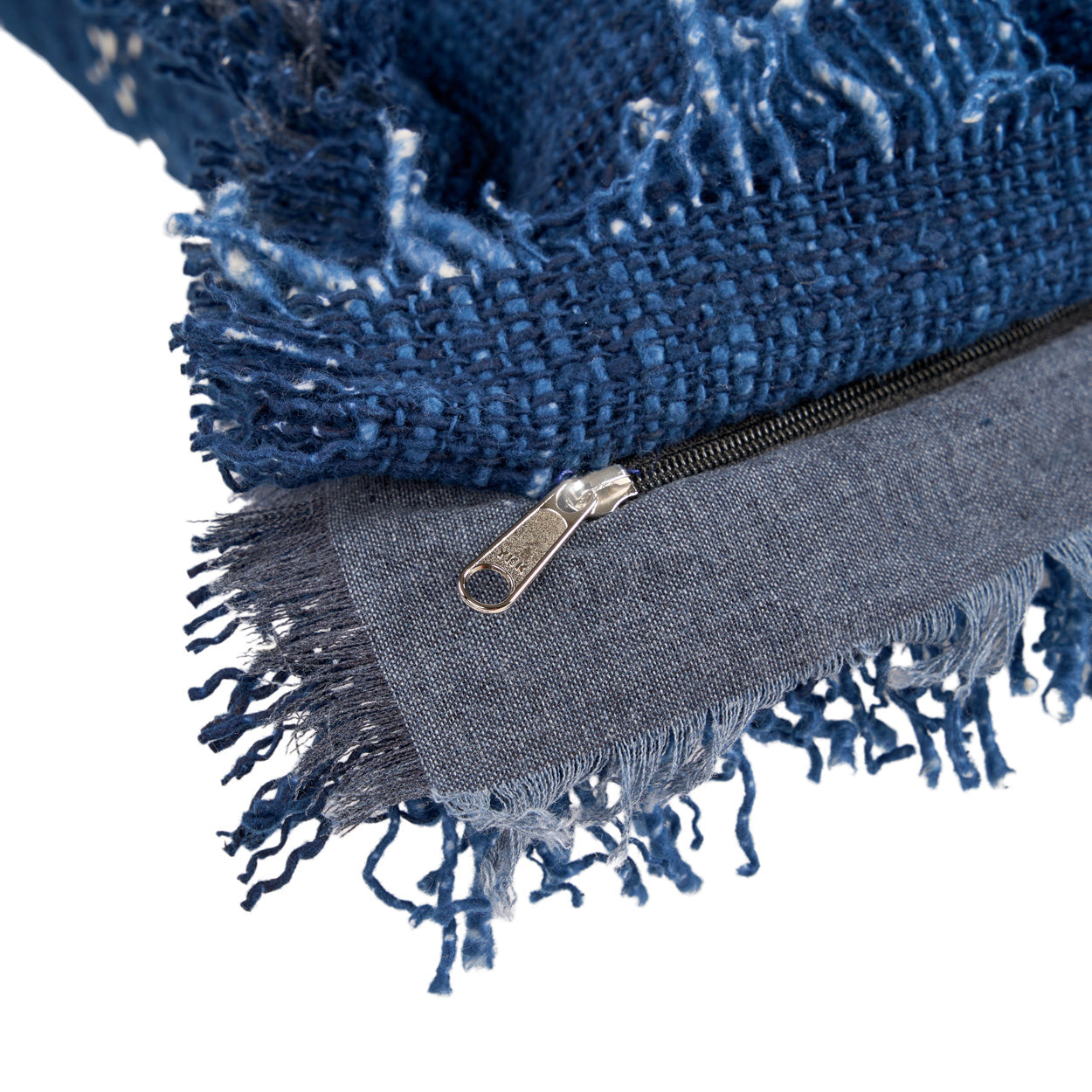 Housse de coussin Azure Fringe en coton et lin bleu indigo 50x50 cm, vue 7