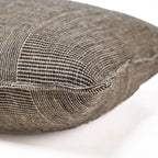Housse de coussin Bloc Party en lin noir et naturel 50x50 cm, vue 5