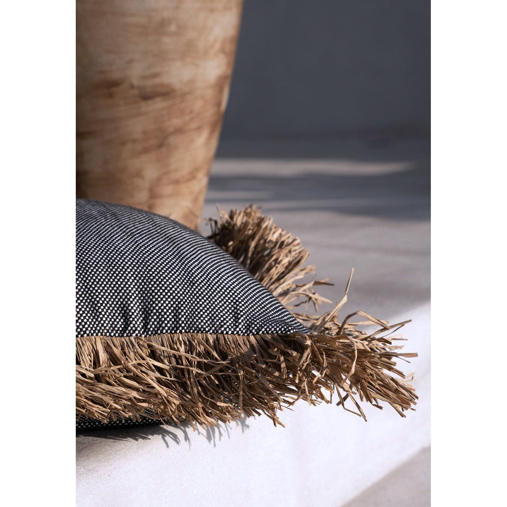 Housse de coussin Cotton Bonita en coton chiné et raphia 60x60 cm, vue 3