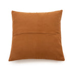 Housse de coussin en cuir camel à quatre panneaux 40x40 cm en situation