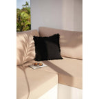 Housse de coussin Full Moon en coton noir 50x50 cm en situation