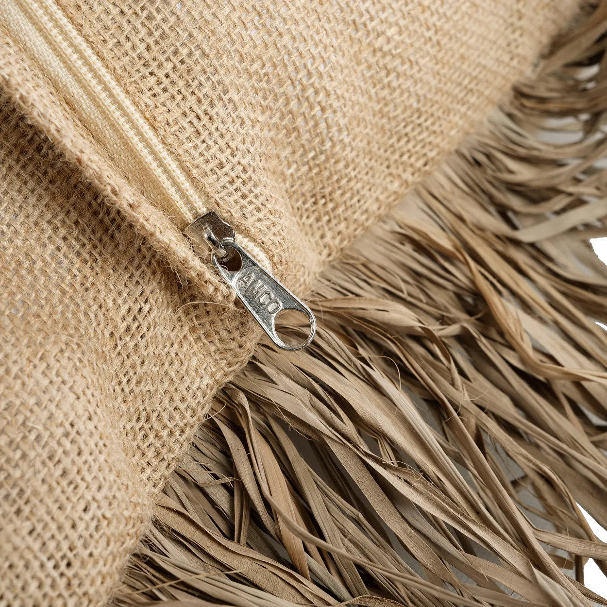 Housse de coussin Jute Bonita en toile de jute et raphia 60x60 cm, vue 6