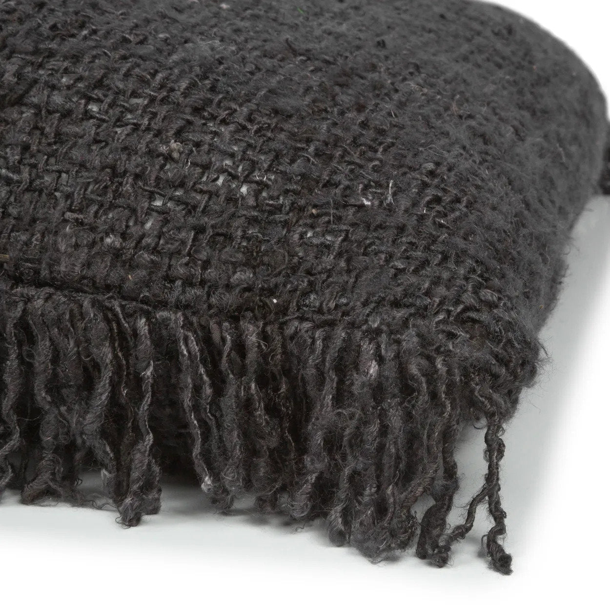 Housse de coussin Oh My Gee en coton noir 60x60 cm en situation