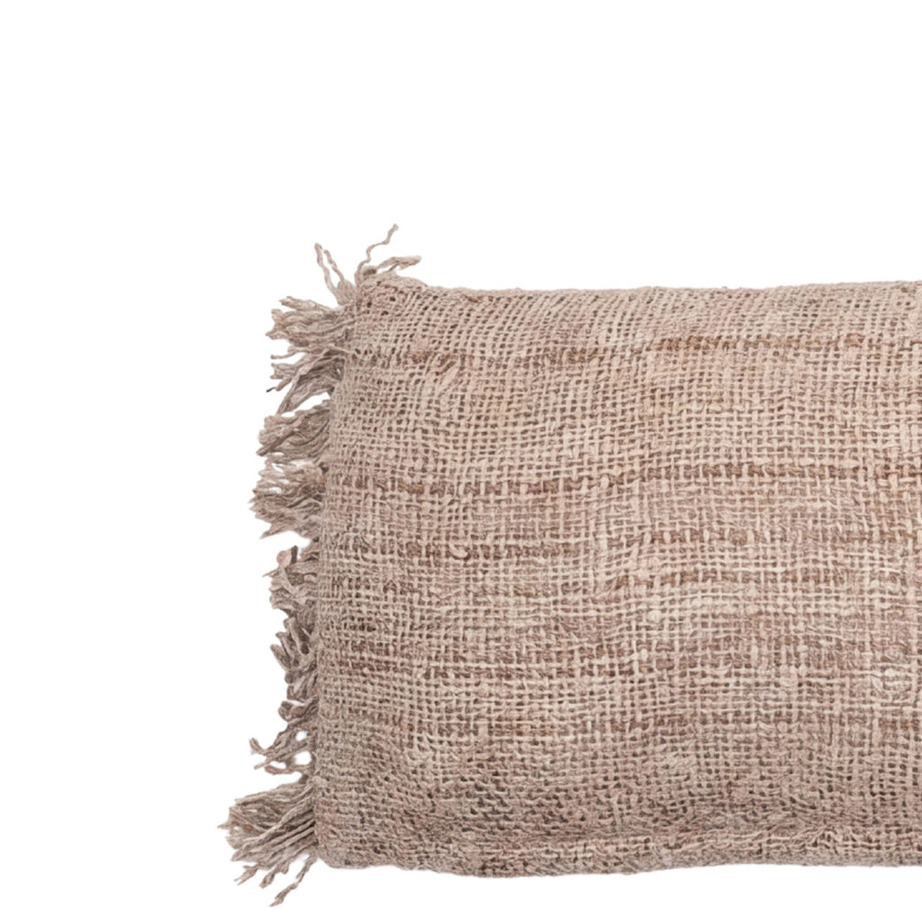 Housse de coussin Oh My Gee en coton taupe rosé 35x100 cm en situation