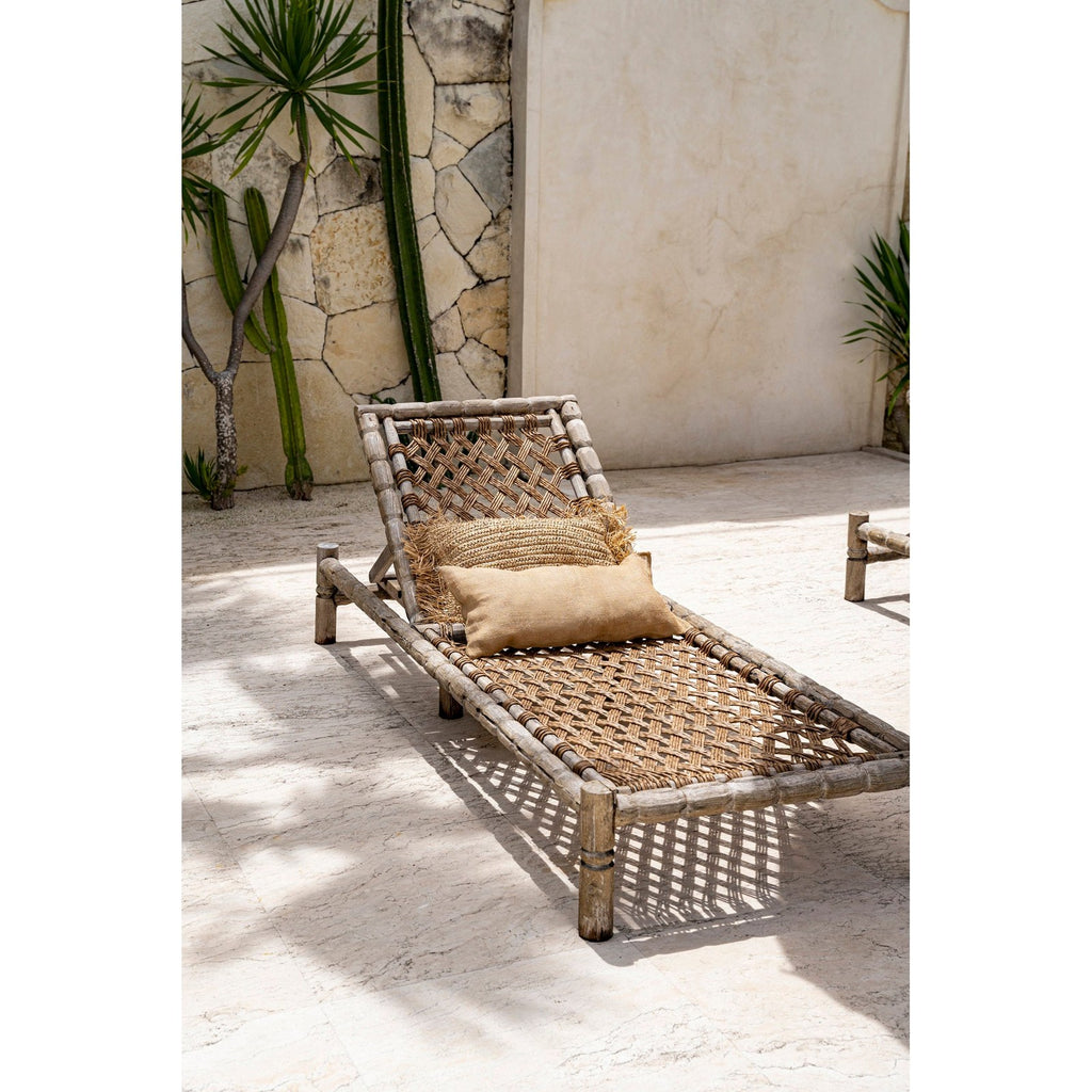 Housse de coussin en toile de jute naturelle 30x60 cm en situation