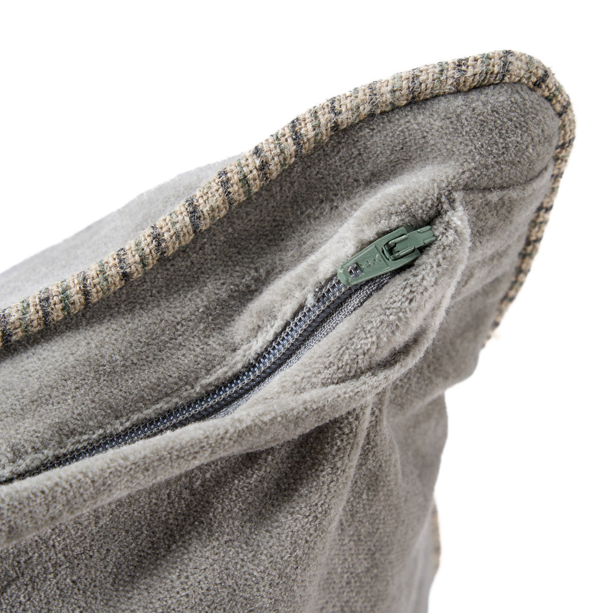 Housse de coussin Velvet Crush en velours gris perle 50x50 cm, vue 7