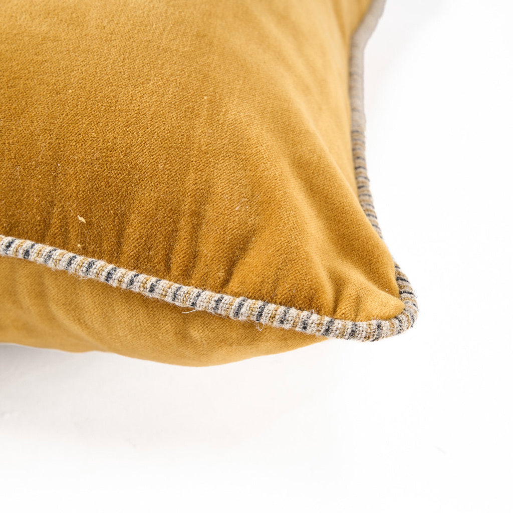 Housse de coussin Velvet Crush en velours jaune moutarde 50x50 cm, vue 5