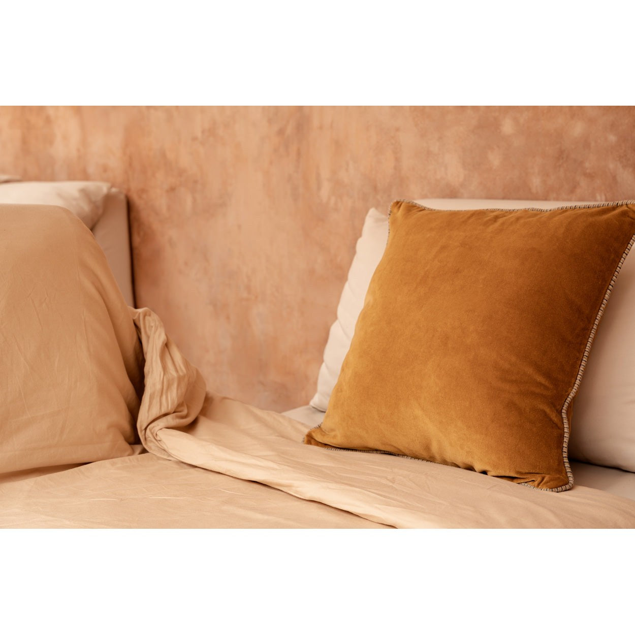 Housse de coussin Velvet Crush en velours jaune moutarde 50x50 cm, vue 8