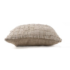 Housse de coussin Damier vue de profil avec sa face arrière en lin uni