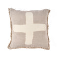 Housse de coussin Ivory Cross en lin greige vue de face avec sa grande croix ivoire et son bord effiloché