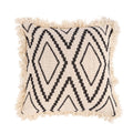 Housse de coussin Sahara Diamond en coton écru vue de face avec son motif de losanges noirs et sa frange épaisse