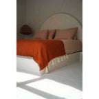 Jeté de lit Stitch en coton terracotta surjeté écru 126 x 246 cm, vue 3