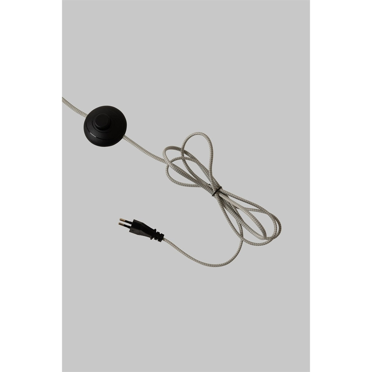 Câble textile gris clair du lampadaire Tivoli travertin blanc avec interrupteur au pied et fiche secteur