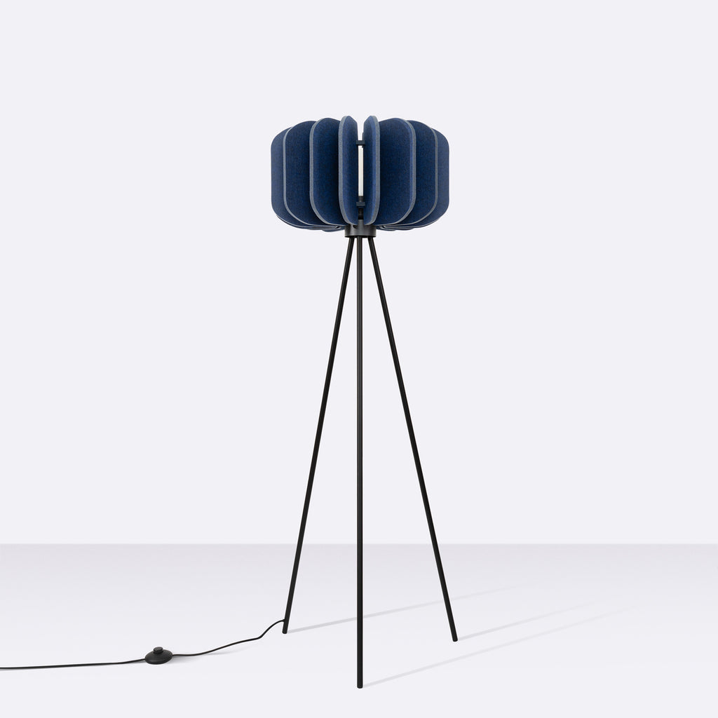 Lampadaire Mula 45 trépied feutre bleu marine E27, vue de profil