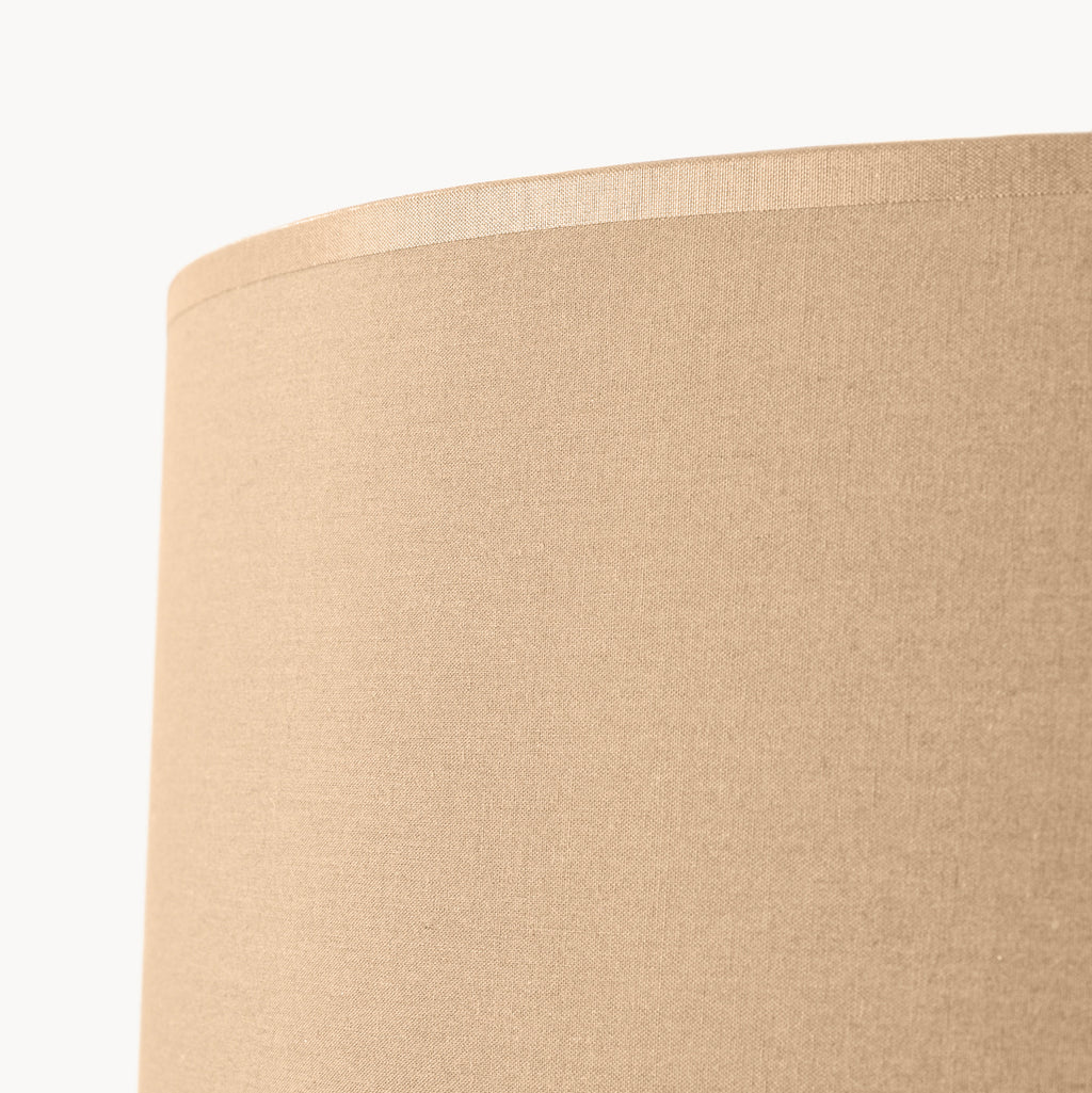 Lampadaire Natt trépied bois beige E27, détail du trépied