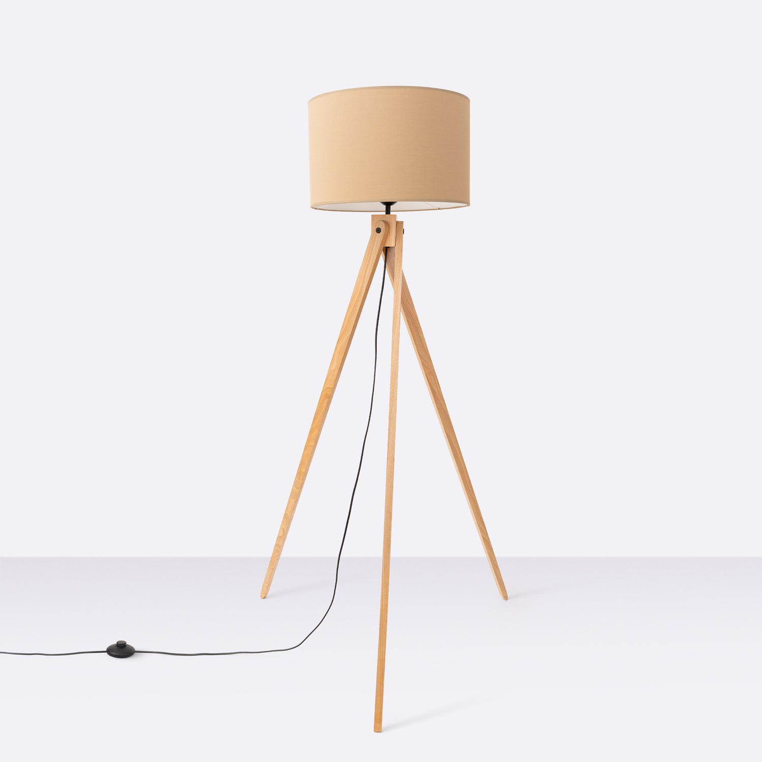 Lampadaire Natt trépied bois beige E27, vue de profil