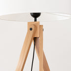 Lampadaire Natt trépied bois blanc E27 en ambiance