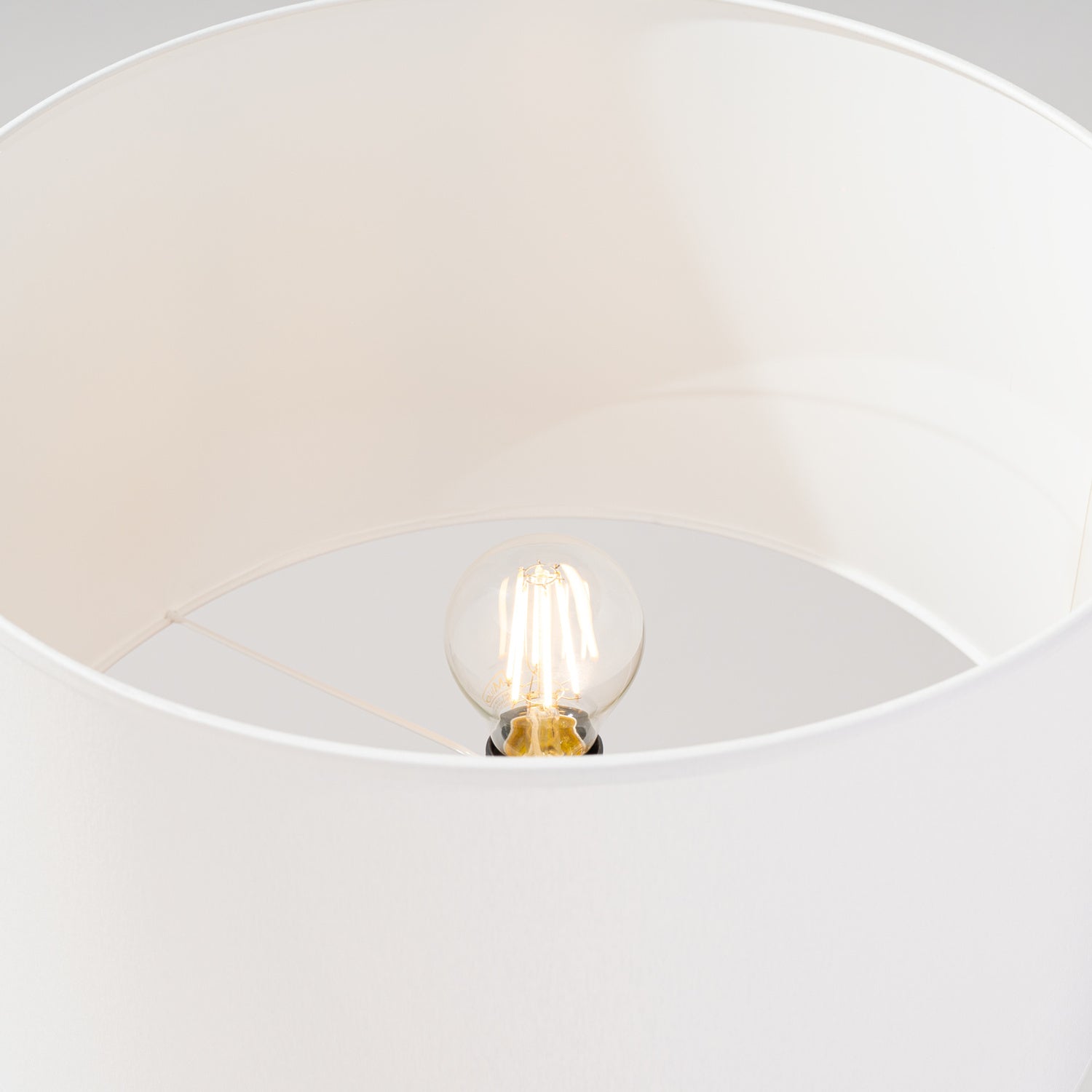 Lampadaire Natt trépied bois blanc E27, détail