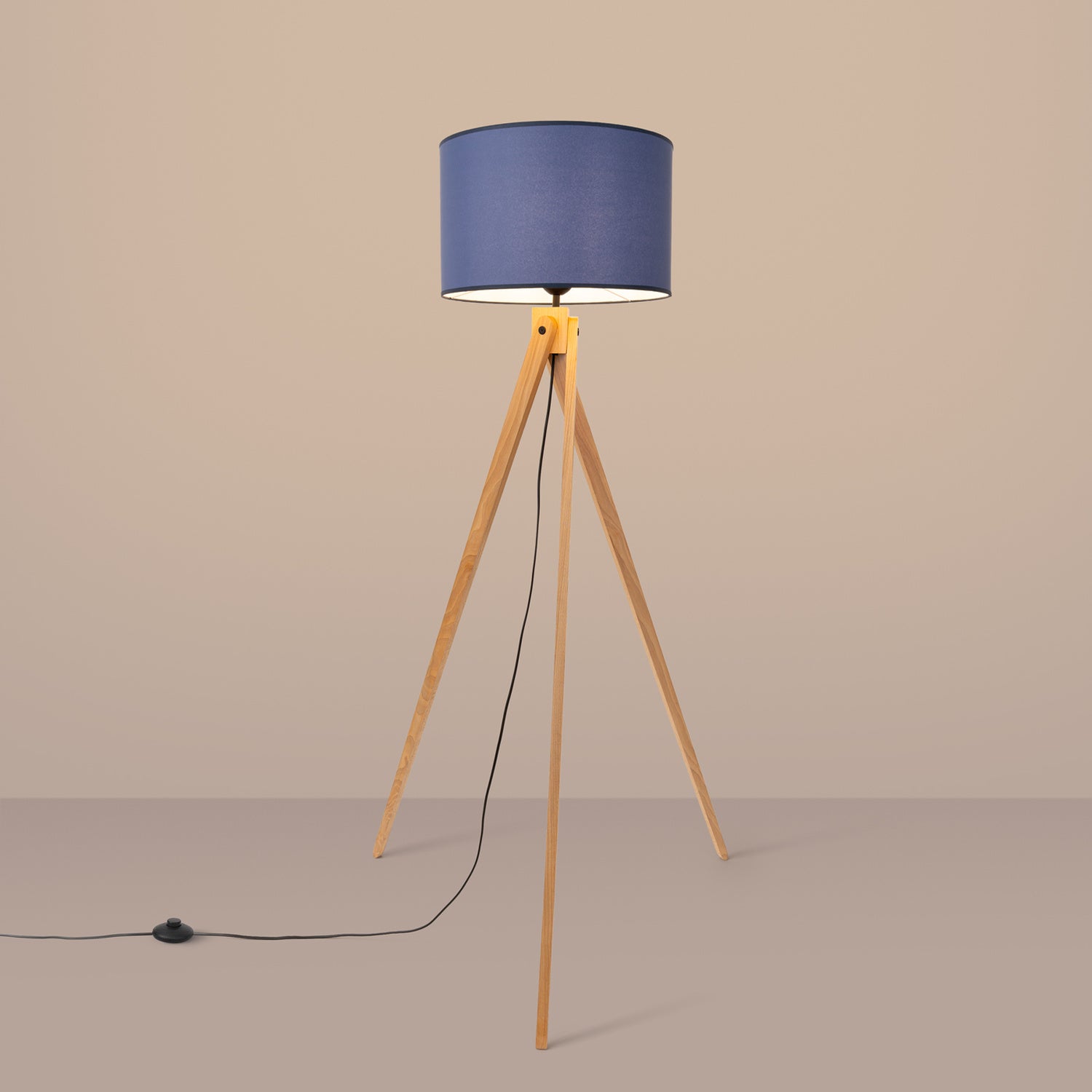 Lampadaire Natt trépied bois bleu marine E27, en éclairage