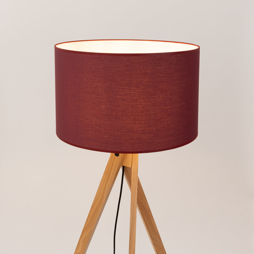 Lampadaire Natt trépied bois bordeaux E27, gros plan