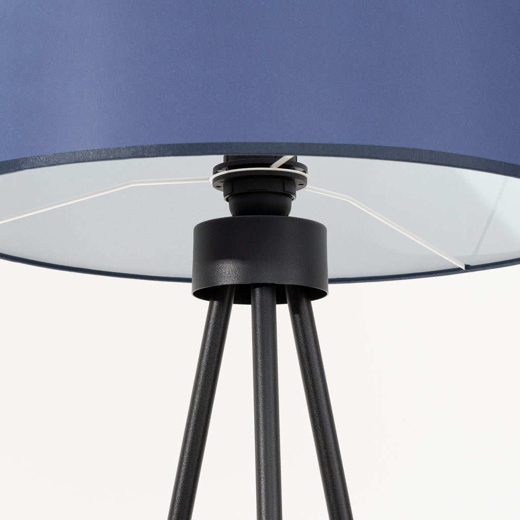 Lampadaire Nevia trépied bleu marine E27 en ambiance