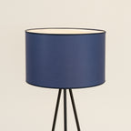 Lampadaire Nevia trépied bleu marine E27, gros plan