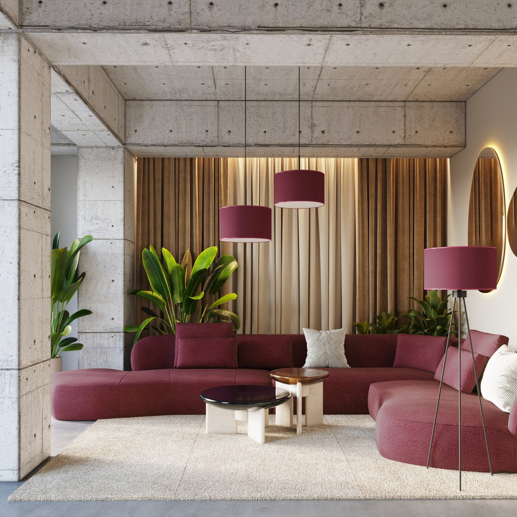 Lampadaire Nevia trépied bordeaux E27 en situation dans un intérieur