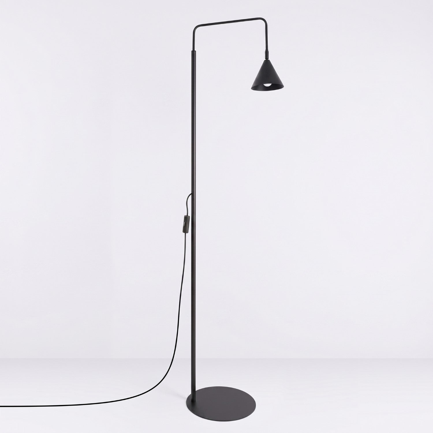 Lampadaire Nox cône acier noir E14, vue 2