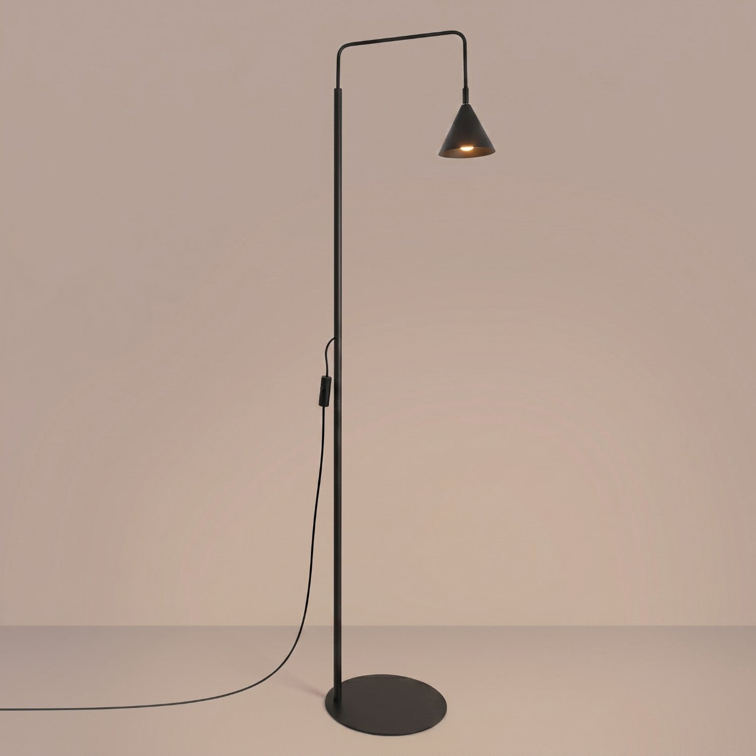 Lampadaire Nox cône acier noir E14, vue 3
