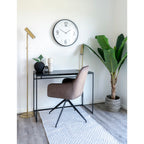 Lampadaire Paris laiton doré à côté bureau console noir, espace travail design contemporain