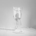 Lampe de bureau Arby acier blanc, structure en tôle pliée