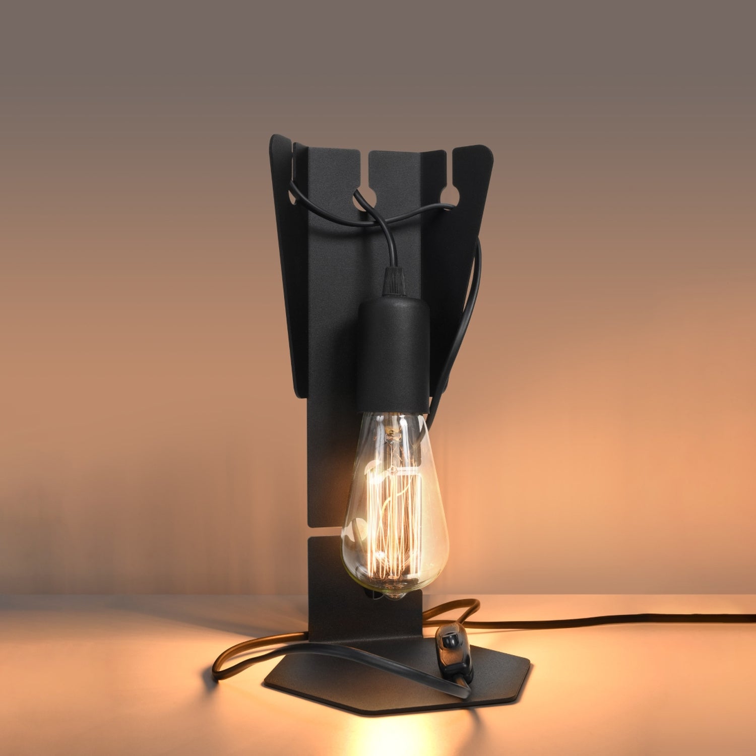 Lampe Arby noir allumée, ampoule à filament apparente