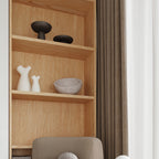 Lampe à poser Boomo bois et verre opale G9 en situation dans un intérieur
