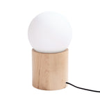 Lampe à poser Boomo bois et verre opale G9, socle cylindrique de bois naturel et boule de verre opale blanc