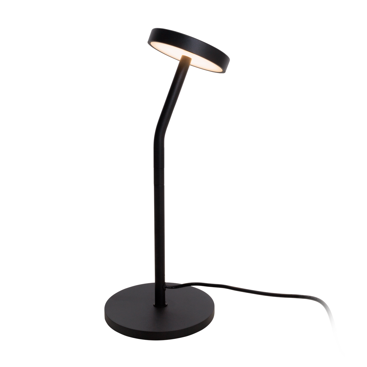 Lampe à poser Ibiza en métal noir allumée avec sa tête ronde inclinée vers le bas