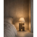 Lampe à poser L'Objet en bois brun 25 cm en situation