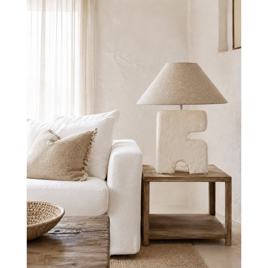 Lampe à poser L'Objet en papier mâché blanc 40 cm en situation