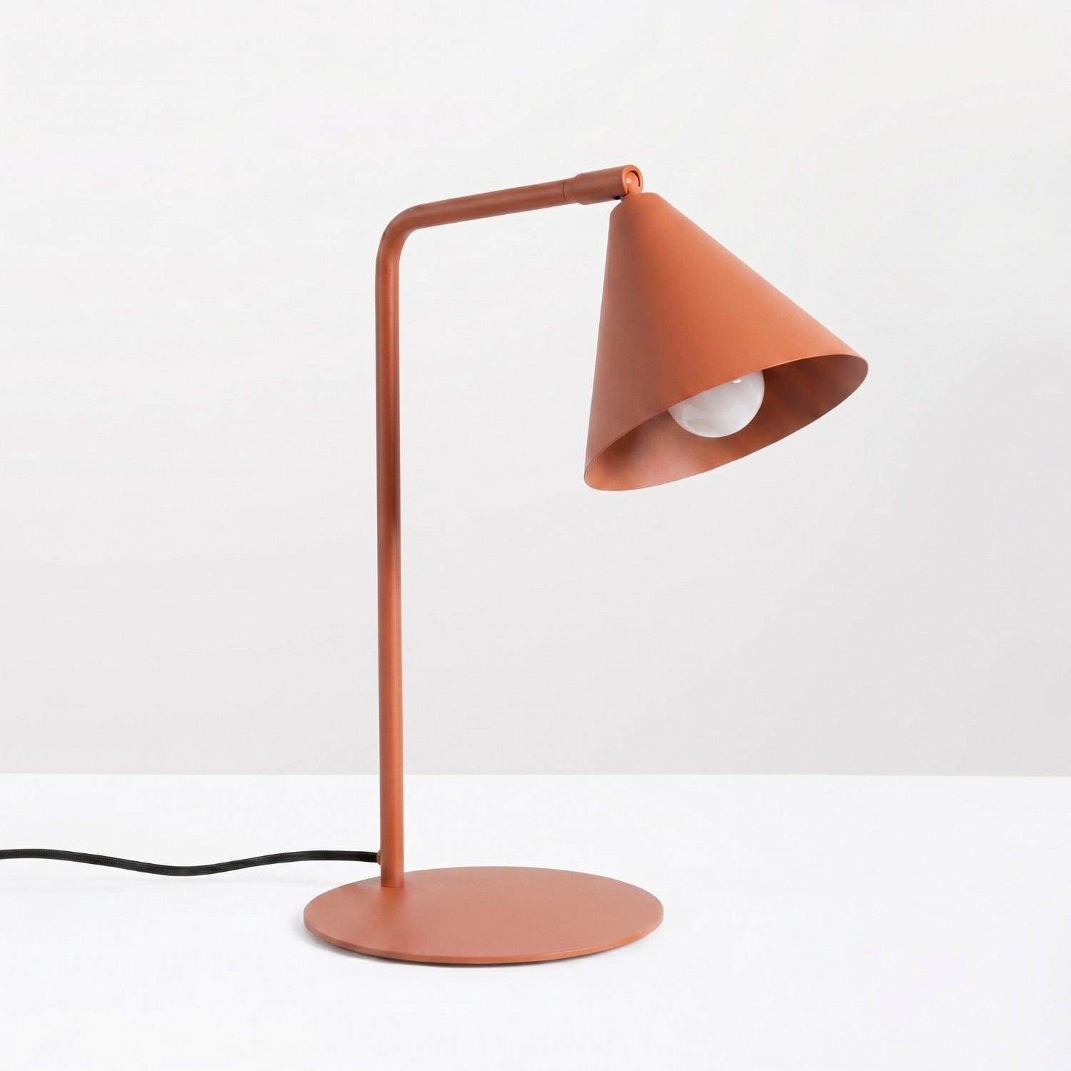 Lampe à poser Nox cône acier rouge ocre E14, vue 2