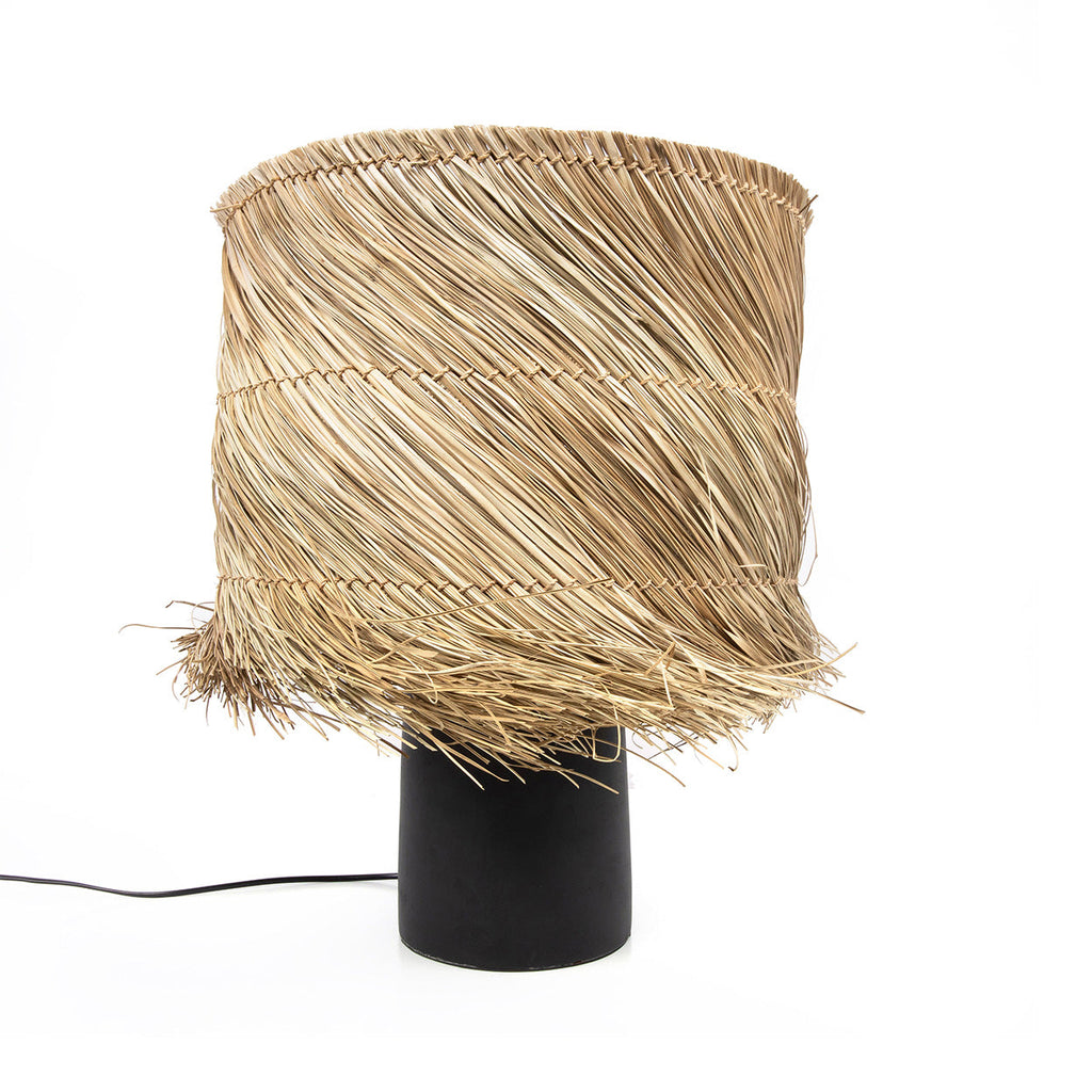 Lampe à poser Pandan en terre cuite noire à franges de sisal