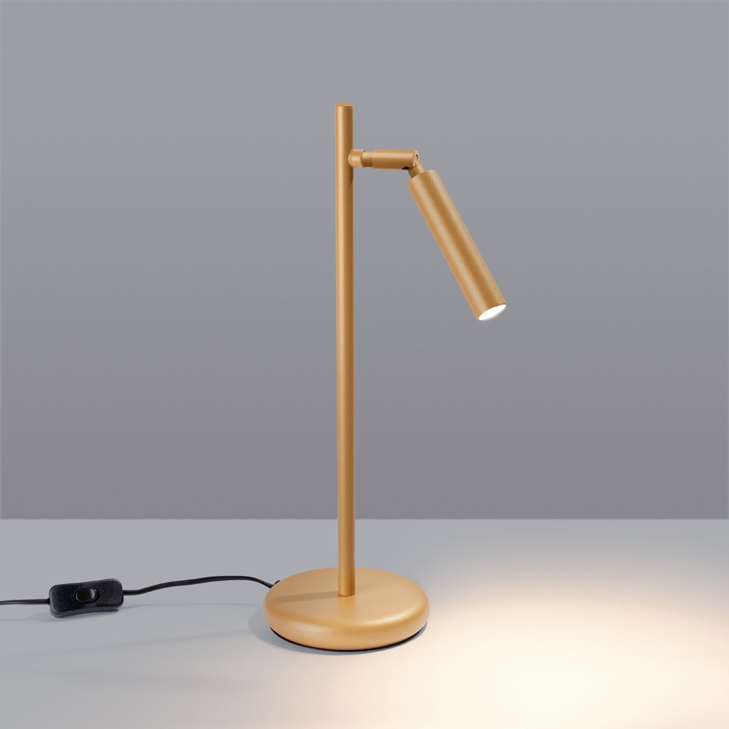Lampe à poser Pastelo dorée G9 allumée