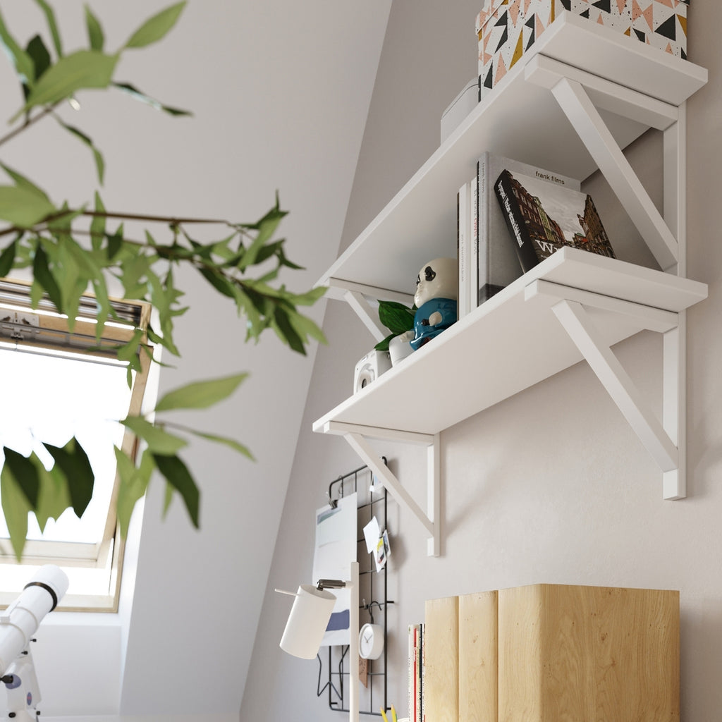 Lampe à poser Ring blanc sur un bureau