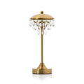 Lampe sans fil Chandelette éteinte avec sa coupole dorée et sa couronne de pampilles à facettes