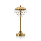 Lampe sans fil Chandelette éteinte avec sa coupole dorée et sa couronne de pampilles à facettes