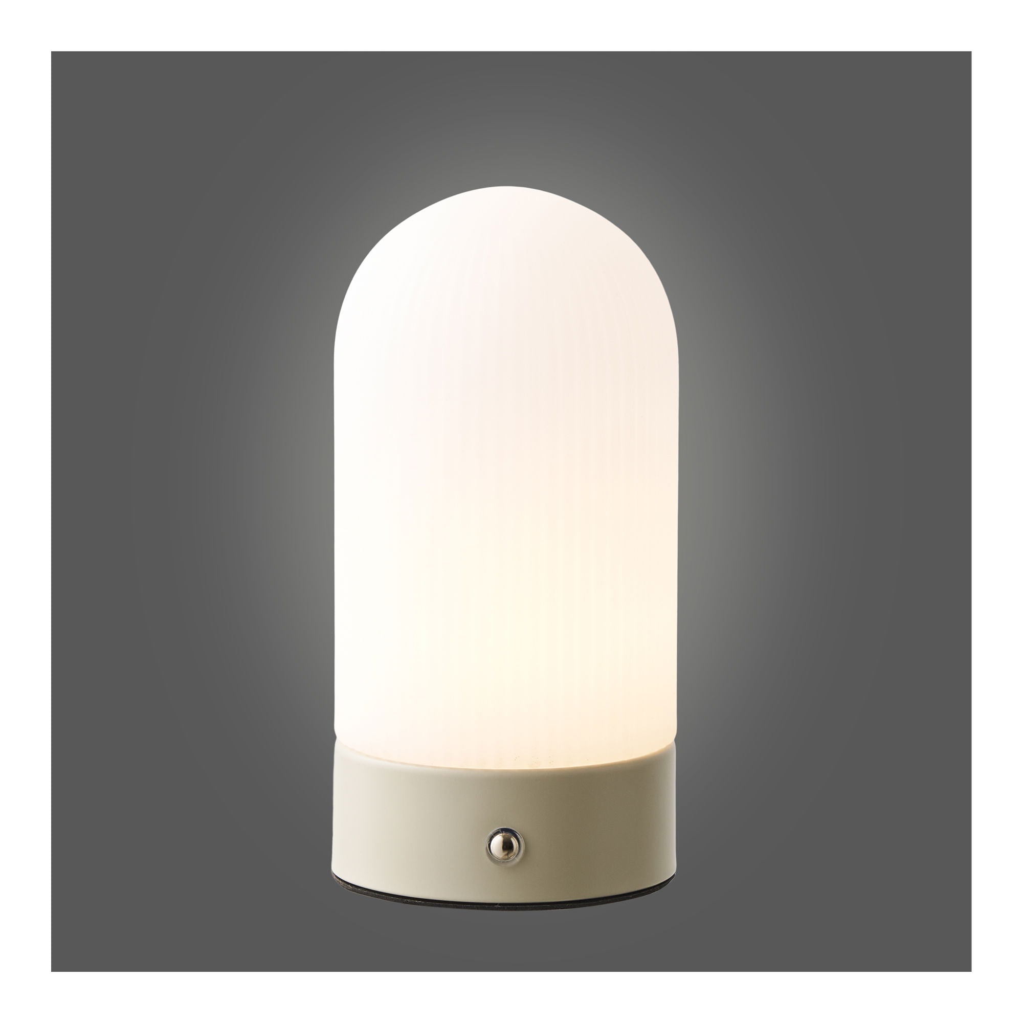 Lampe Ashford allumée diffusion lumière LED blanche douce ambiance feutrée