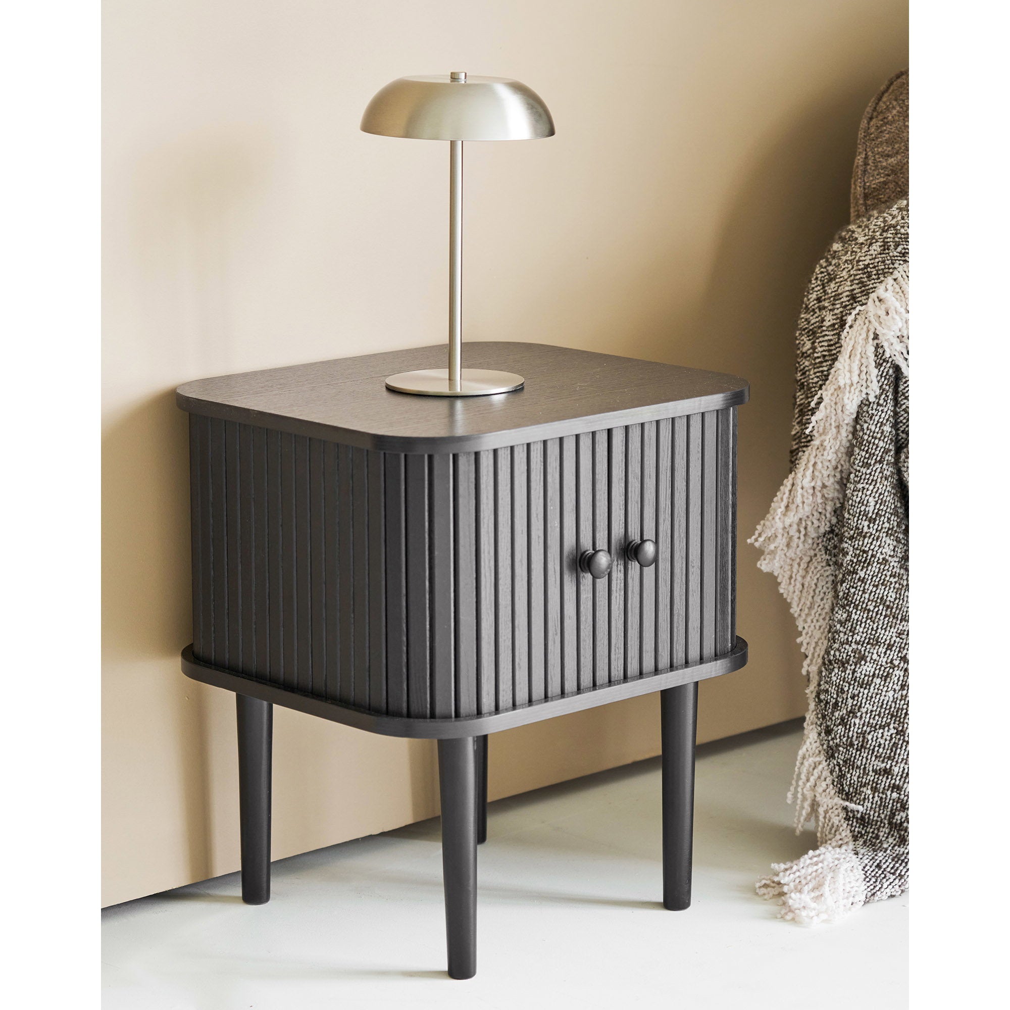Lampe décorative Fenwick rechargeable acier brossé 30 cm en situation