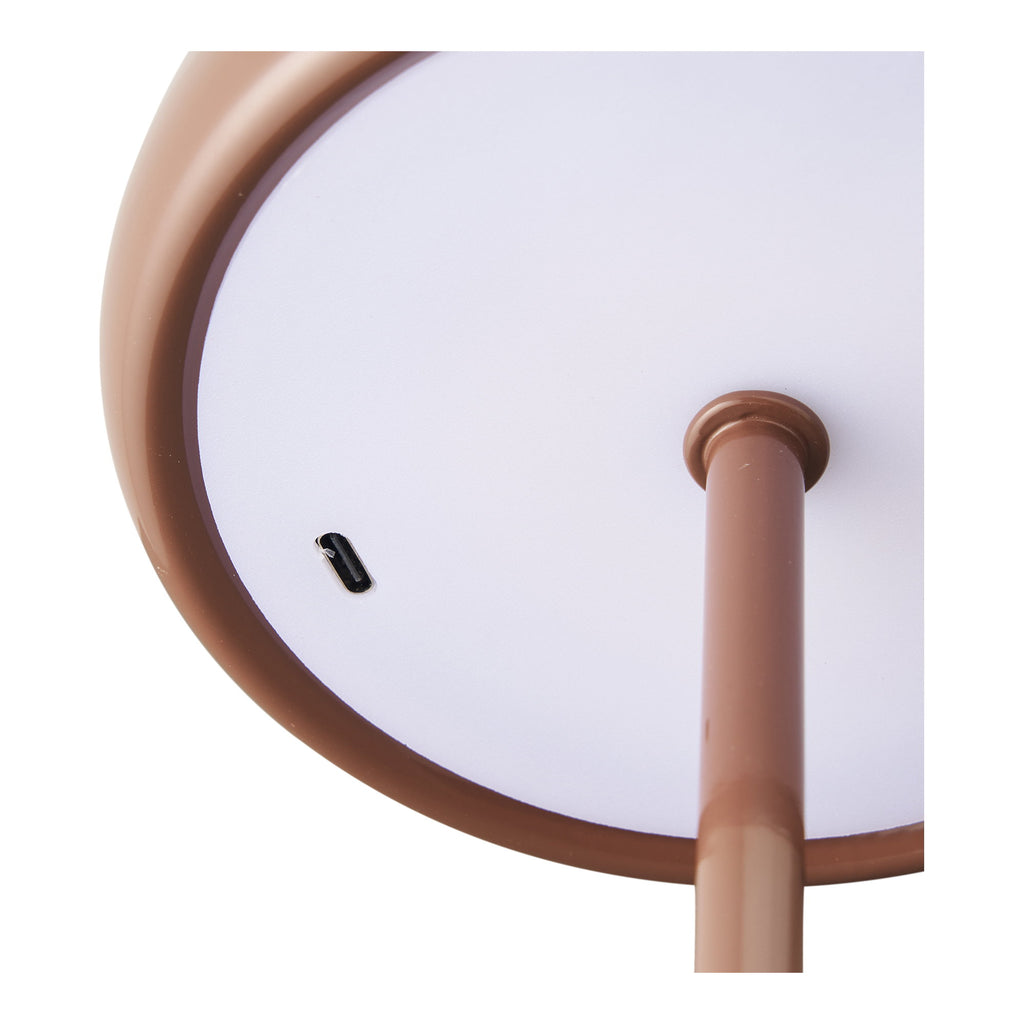 Détail base lampe Margate marron port USB-C recharge sans fil