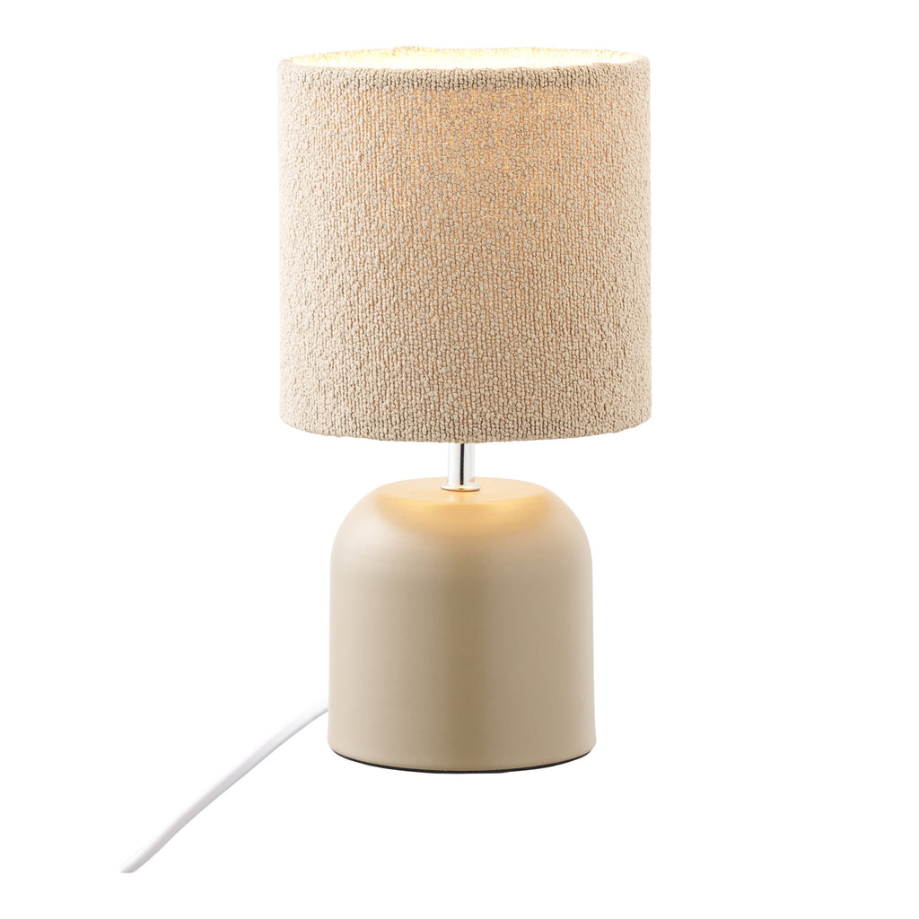 Lampe Morley grise allumée abat-jour bouclette beige lumière chaude tamisée
